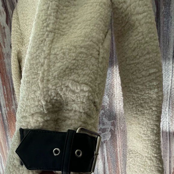 FOREVER 21 Cream Tan Sherpa Teddy Moto Style Jacket Women Size Small - Picture 4 of 5